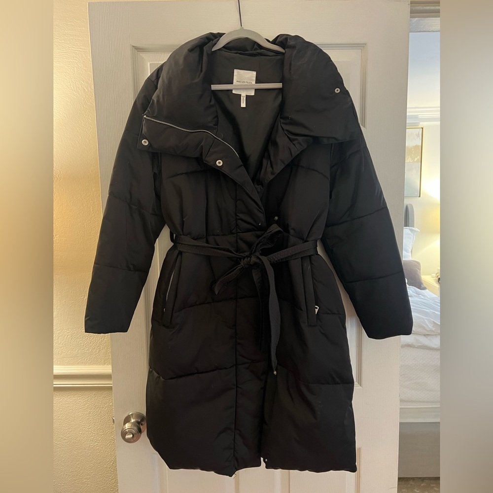 Avec Les Filler Knee Length Black Puffer with Belt